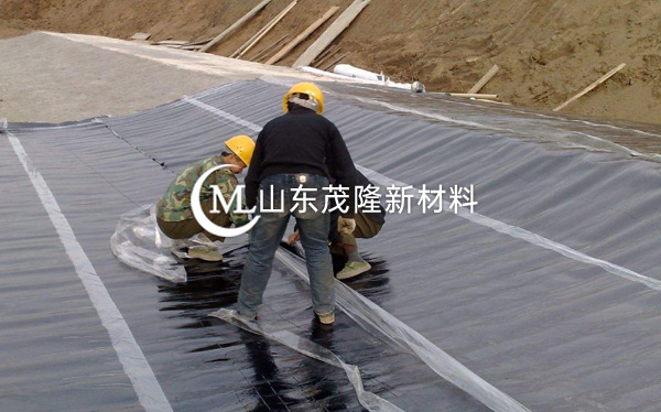 《京沈客專京冀段十四標》模板布、防水板施工