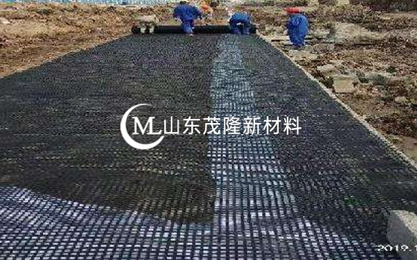 《寧安高鐵》土工布、經(jīng)編土工格柵施工