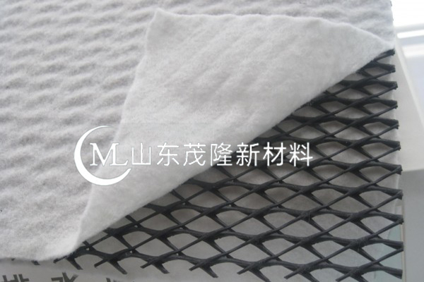 三維復(fù)合排水網(wǎng)的特性有哪些？
